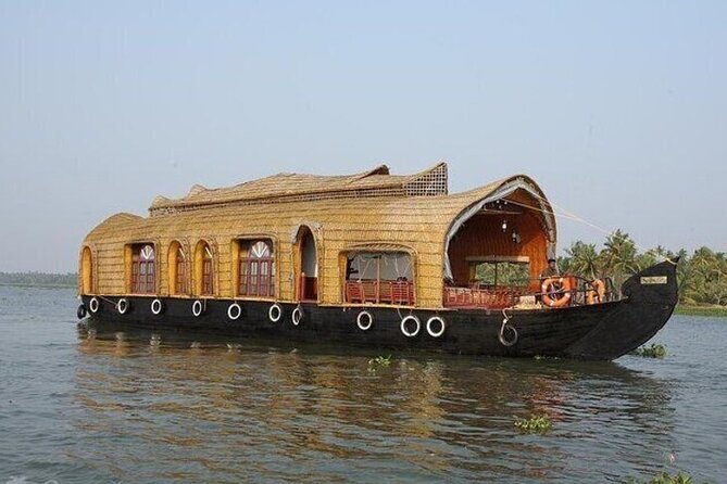 3 Nights Private Tour with Exclusive Houseboat- Sanguine Holidays - Your Base in Munnar: Two Nights That Set Up the Whole Trip