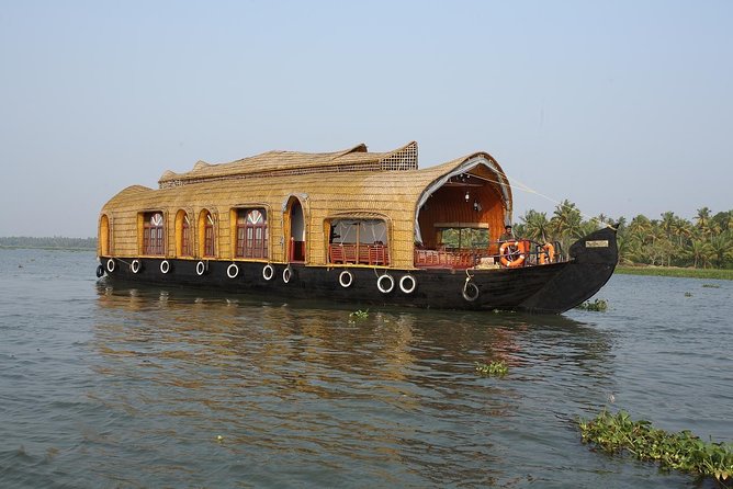 5 Days Budget Kerala Tour Packages by Sanguine Holidays - Day 2: Munnar’s Dams, Echo Point, Tea Museum, and Eravikulam