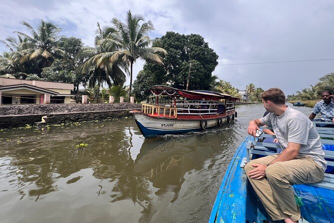 6hrs Alleppey Houseboat Tour-Serene Canals, Local Life & Food. - Lunch, coffee, snacks, and bottled water: the food plan that makes the day feel easy