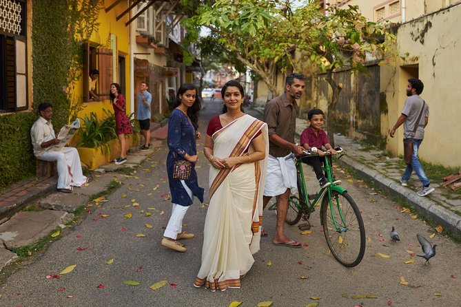 8 Days Kerala Private Tour (3 Star) with Munnar, Houseboat & Cab- Iris Holidays - Fast Start in Kochi: Private Pickup and a Driver Who Keeps Days Smooth