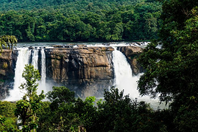 Athirapally Waterfalls from Cochin - Athirapally Falls: big water with rainforest energy