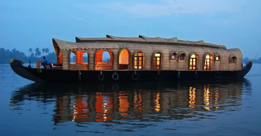 Cochin: Alleppey Backwater Private Day Cruise by Houseboat - Why Alleppey backwaters work better as a slow day cruise