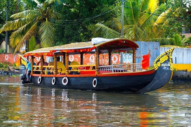 Cochin (Kochi) Shore Excursions from Cruise Terminal Ships Pier - Alleppey backwaters by houseboat or canoe: the scenic core of the day