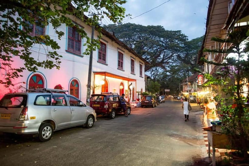 Explore Kochi in Nightlights: Guided Tour by Foot - Churches after dark: how to appreciate them without rushing
