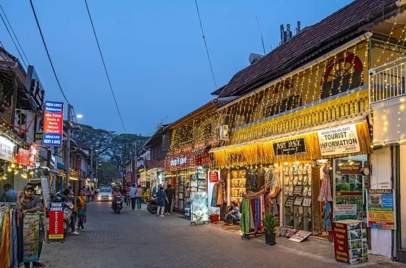 Explore Kochi in Nightlights: Guided Tour by Foot - The real charm: colonial lanes in Kochi’s night lighting