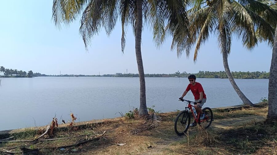 Fort Kochi Beach and Backwater eBike/Cycling Tour (Half Day) - Picking the vibe: Kannamali vs. Kumbalangi