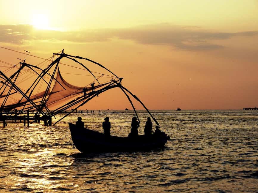 Fortkochi Heritage Walking tour with a local guide - Meeting Biju at Kashi Art Café and getting your bearings fast