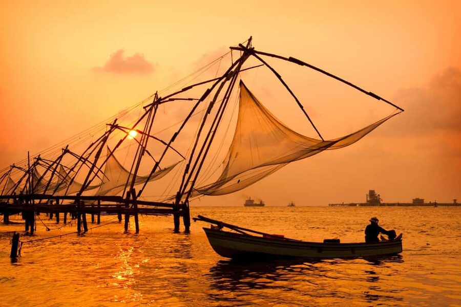From Cochin: Fort Kochi Same Day Tour with Dutch Palace - Chinese fishing nets at the right light and the right pace