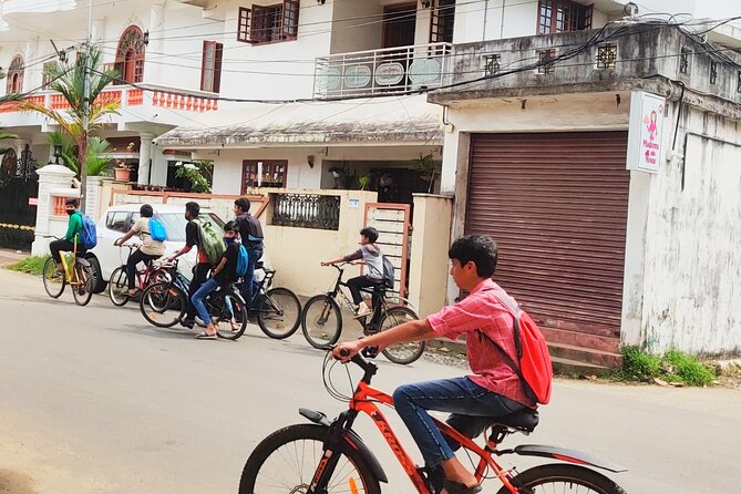 Good Morning Kochi Bicycle Tour - Jew Town: antiques, spice stalls, and the Paradesi Synagogue area