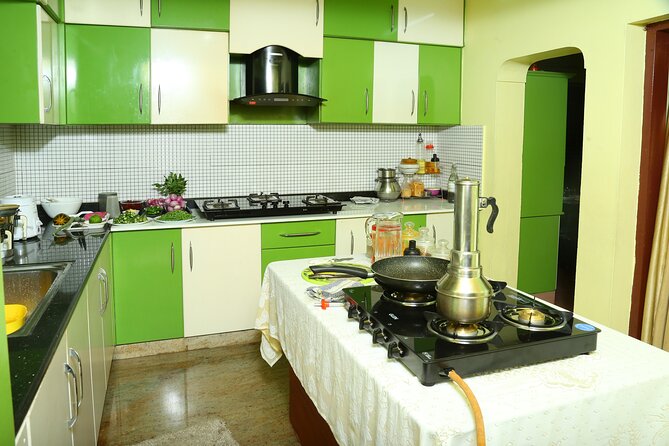 Jasmin Villa Homestay Cookery Class - Timing and location: making the 11:00 am start work