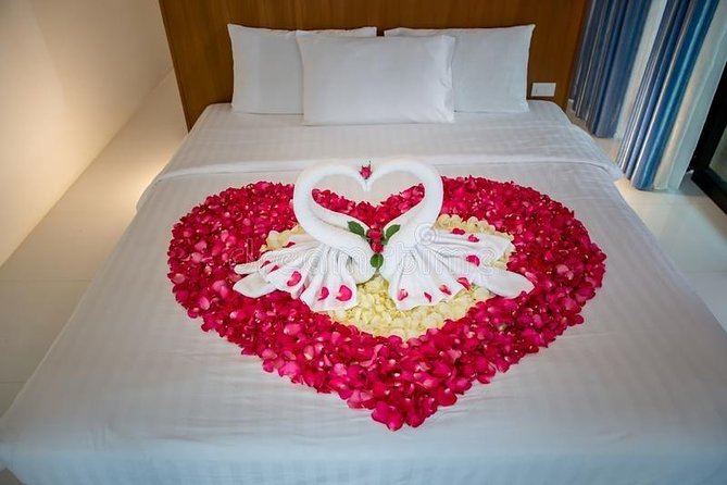Kerala Honeymoon Special Package with Private Houseboat - Kochi start, pickup, and what private really means