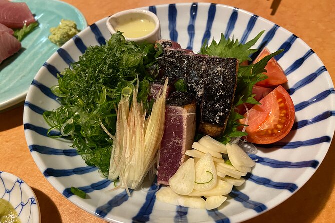 Kochi Castle, Shrine & Hirome Market: Half-Day Guided Tour - Hirome Ichiba: where you eat Kochi without planning a full meal