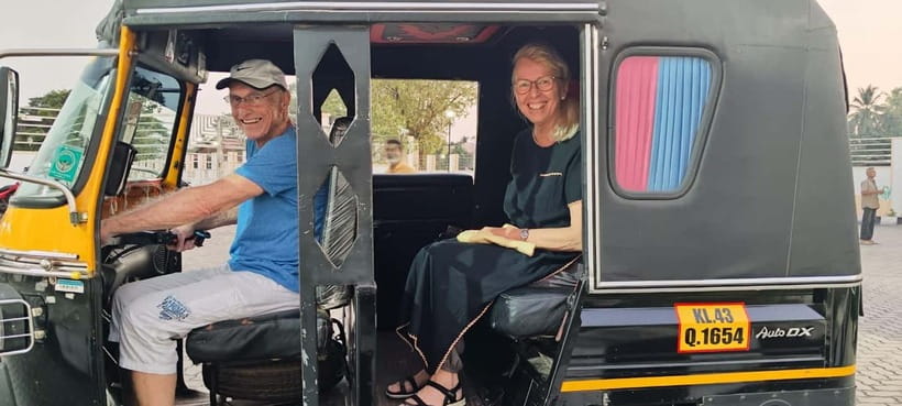 Kochi: Local Sightseeing Tuk-Tuk Tour - St. Francis CSI Church and the Dutch Cemetery Area