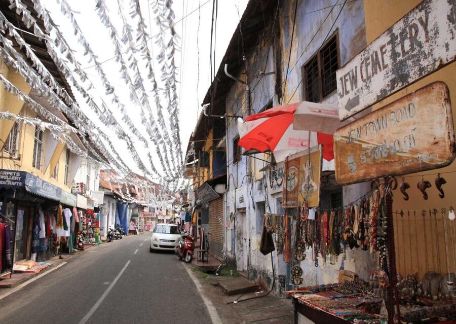 Kochi: Local Street Food Guided Walking Tour with Tastings - Oldest food shop lanes: the tasting route you’ll remember