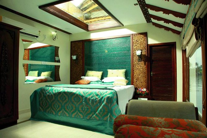 Kochi Private Tour: Overnight Alleppey Backwaters Luxury Houseboat Cruise - From Kochi pickup to Alappuzha backwaters in one smooth day