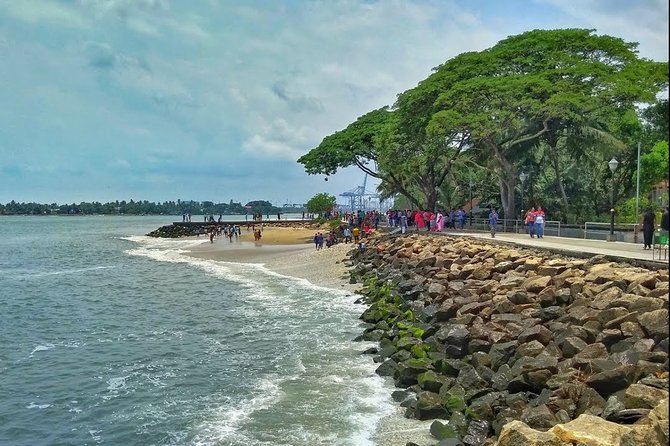 Kochi private Tuk-Tuk (Auto Rickhaw) Tour - Mattancherry Palace and the Jain Temple: plan your timing window