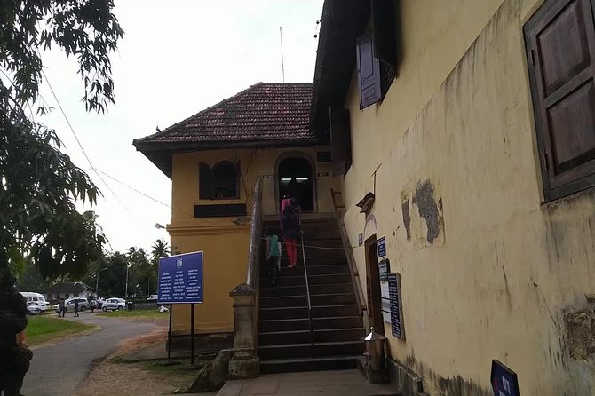Kochi private Tuk-Tuk (Auto Rickhaw) Tour - Chinese fishing nets and Santa Cruz Cathedral Basilica: the iconic Fort Kochi photo combo