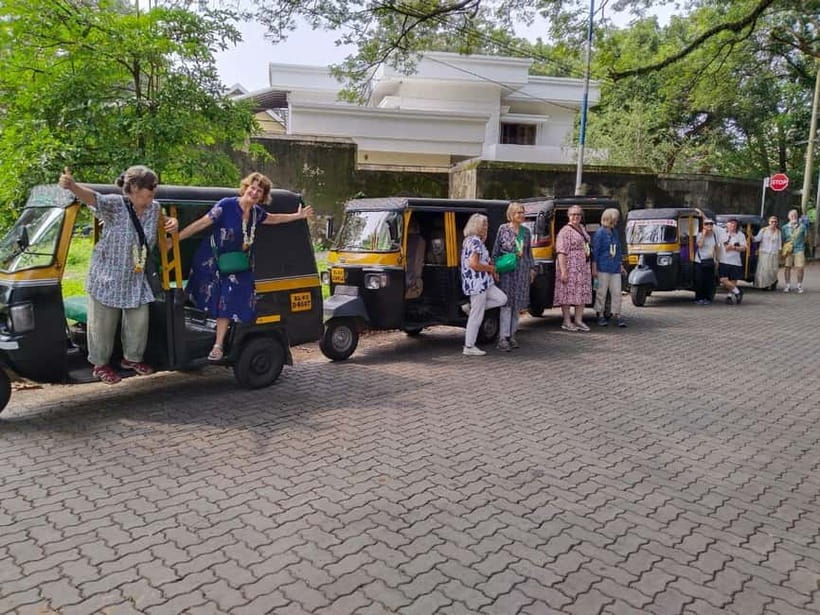 Kochi: Private Tuk-Tuk City Tour with Hotel Pickup - Paradesi Synagogue and Jew Town: A Walk That Feels Like Another Time