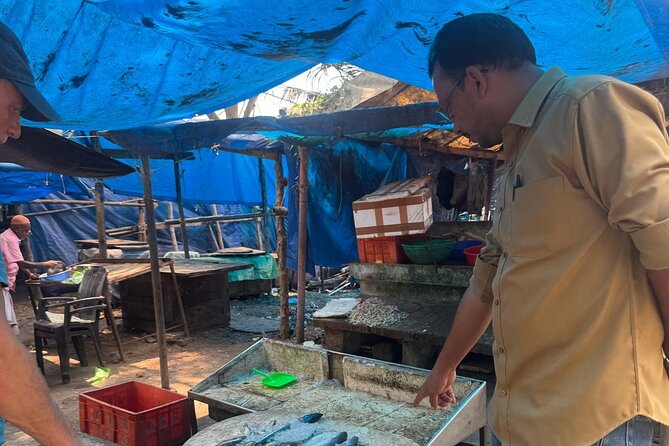 Kochi’s Best TukTuk Sightseeing Tour with Local Driver - Dhoby Khana public laundry and Paradesi Synagogue: daily life meets trading history