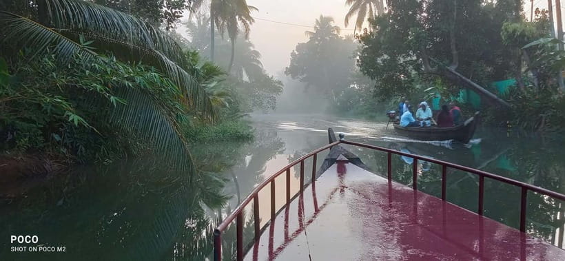 Kumarakom: Sunrise Cruise With Village Life and Local Food - Tea stop at a local shop: warm up and talk like you belong