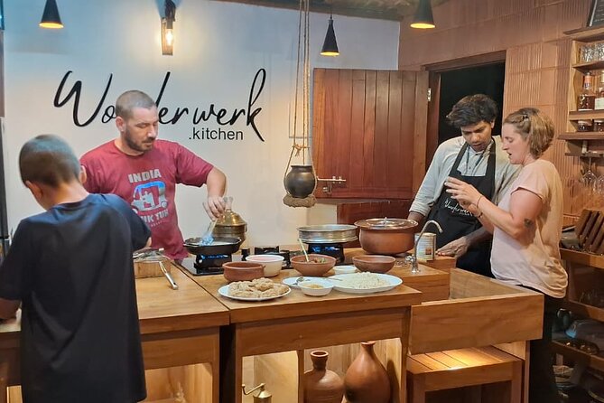 Learn Traditional Kerala Meal in Kumarakom - Eating your own Kerala meal: warm conversation and Sulaimani Tea