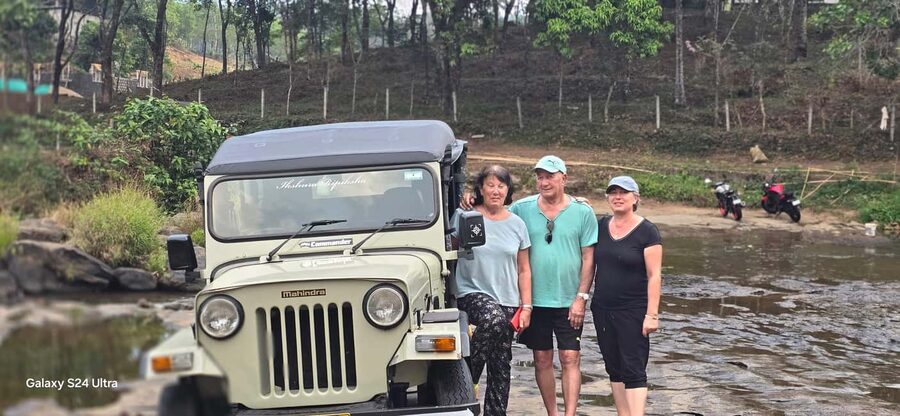 Munnar: Anakulam Jeep Safari to Explore Wild Elephants - Viripara Tea Garden View Point: where the scenery sharpens