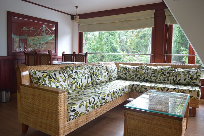 Private luxury Houseboat trip at Alleppy Backwaters. - Private overnight houseboat: what makes it feel special