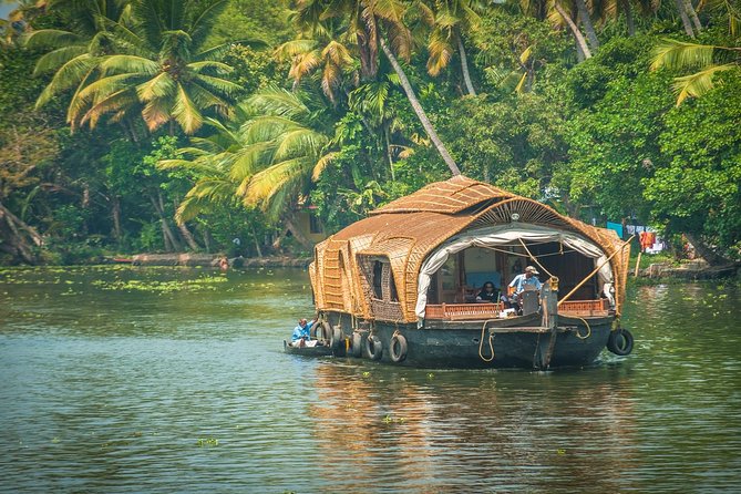 Private Overnight Alleppey Houseboat Cruise from Kochi - Key things that make this houseboat overnight worth your time