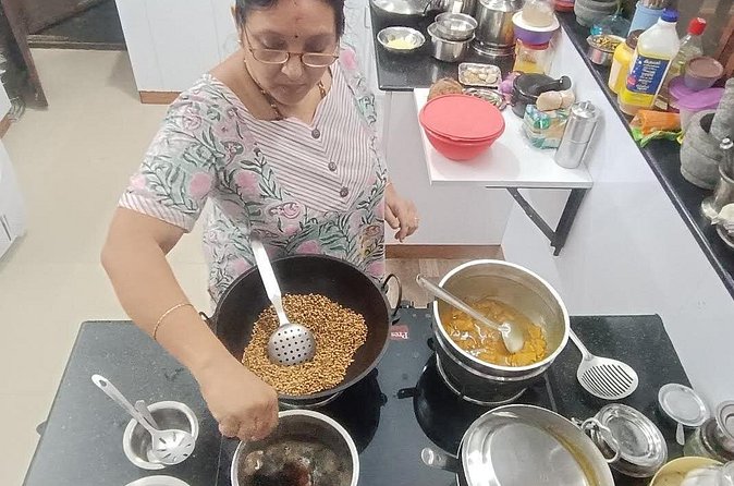 Private Traditional Home Cooking Class in Kochi with Archana - Meeting point details and timing that help you not stress