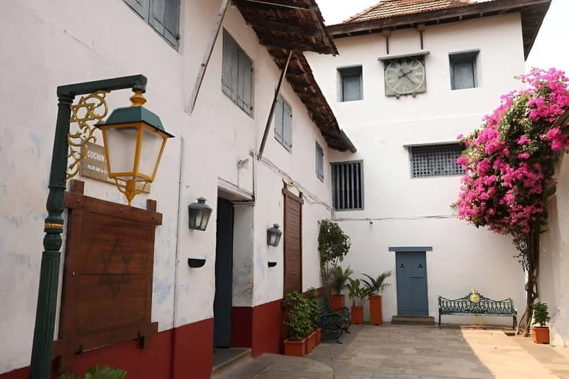 Stories of Jew Town: Guided Heritage Walk in Kochi - Meet at T D High School and start on the right foot