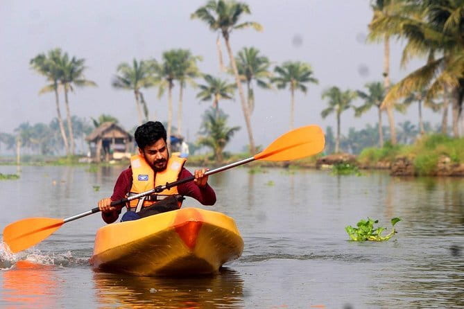 Sunset Kayaking in Hidden Alleppey Backwater Routes - The quiet moment: paddling when the backwaters belong to you