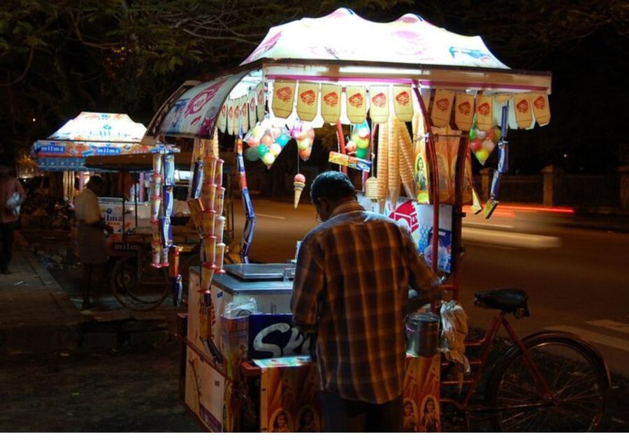 Vibrant Markets of Kochi (2 Hours Guided Walking Tour) - Jew Town, Kochi (About 1 Hour): Vintage Finds and a Photo Stop