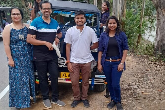 Wild Life Anakulam Jeep Safari - Stop 3: Tiger Cave walk from the Viripara area (30 minutes, ticket free)
